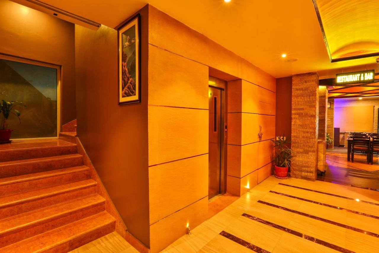 Hotel White Himal Pokhara Exterior photo