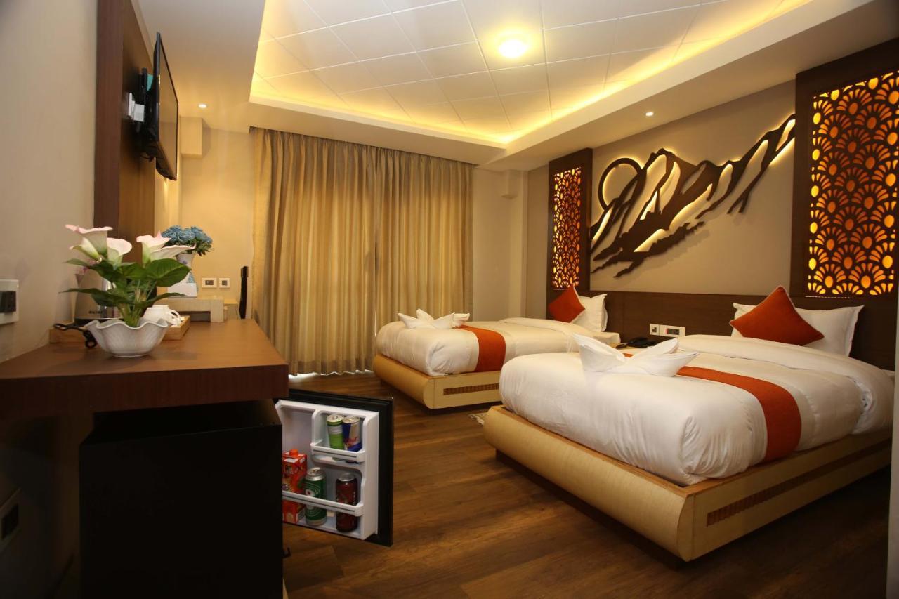 Hotel White Himal Pokhara Exterior photo