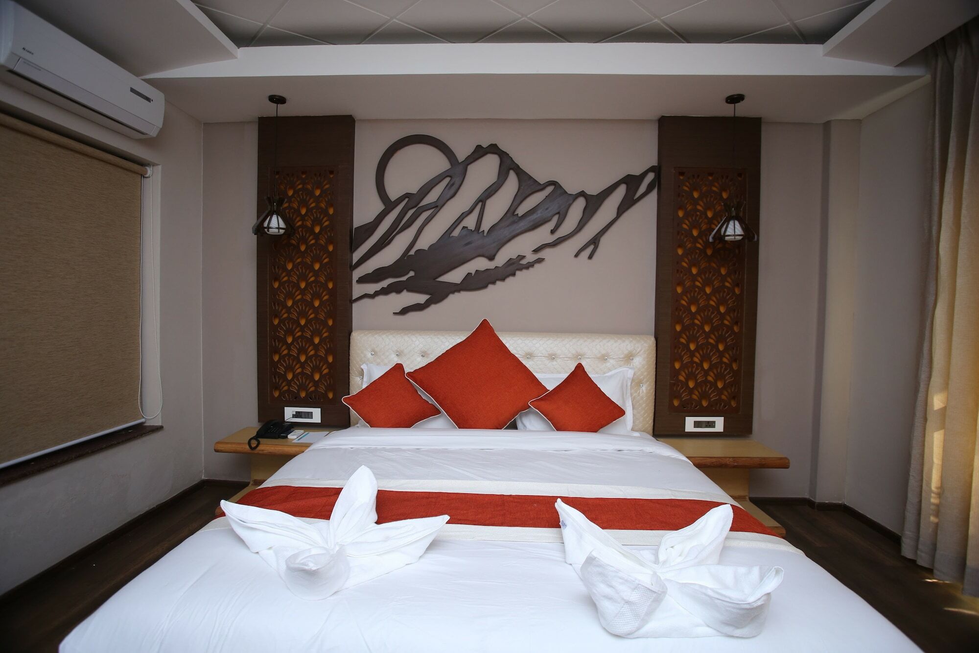 Hotel White Himal Pokhara Exterior photo